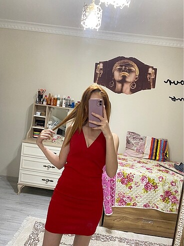 Kırmızı sırt detaylı ipli mini elbise