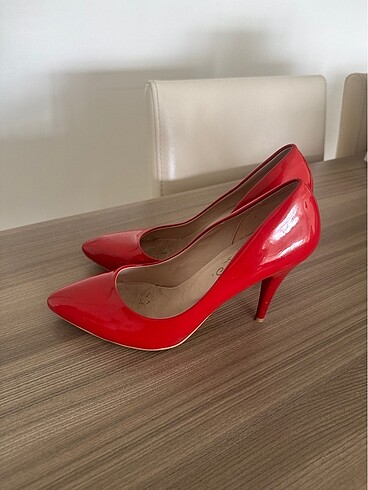 Diğer Kırmızı Stiletto
