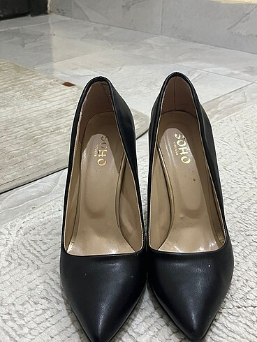 Siyah stiletto