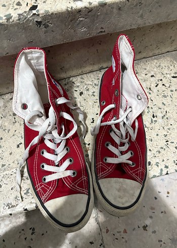 38 Beden kırmızı Renk kırmızı converse