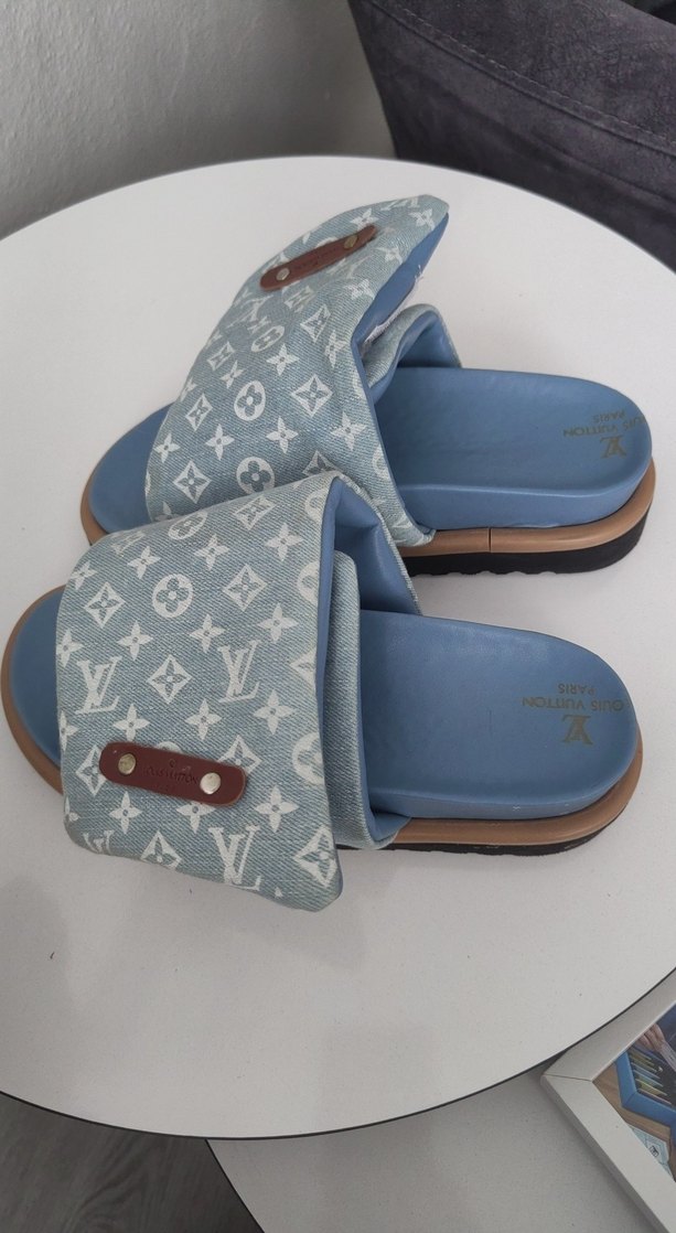 Louis Vuitton Monogramlı Açık Mavi Terlik — görsel 2/5