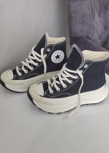 Converse ürünü