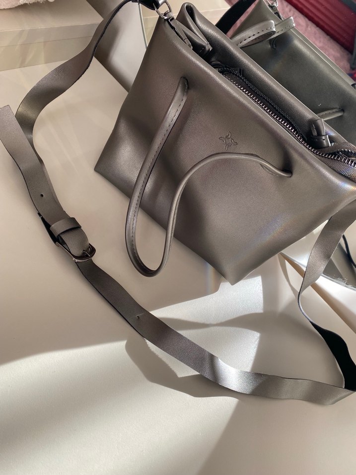 Gri Deri Kadın Çanta Tokalı - Görsel 2