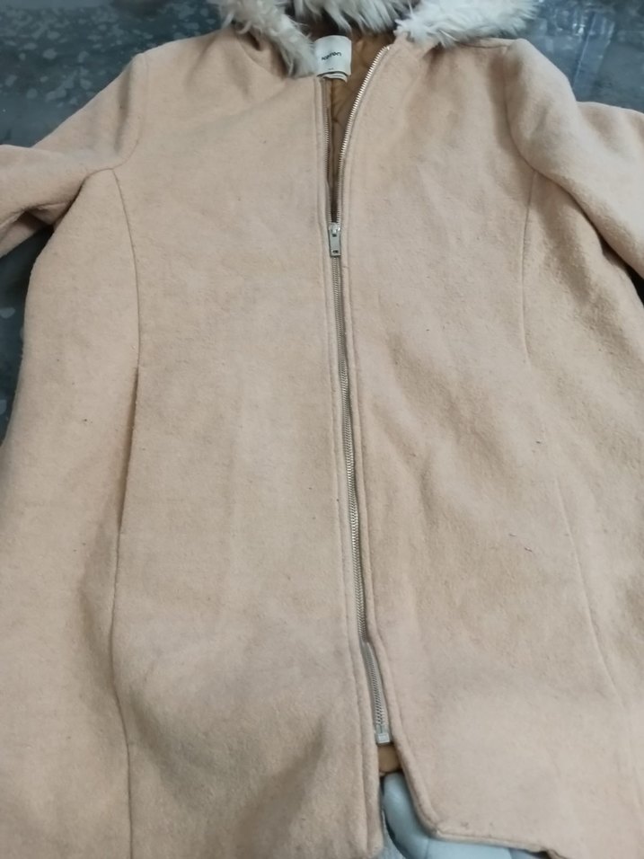 Bej Kürklü Kapüşonlu Kadın Kışlık Mont - Görsel 3