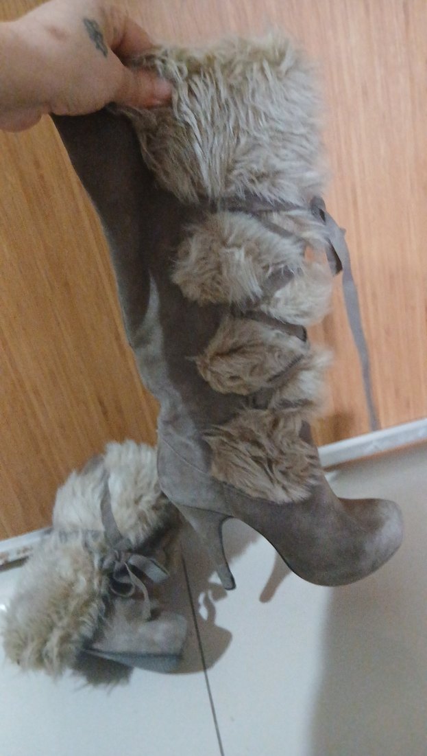 Bej Süet, Kürklü Yüksek Topuklu Kadın Çizme - Görsel 4