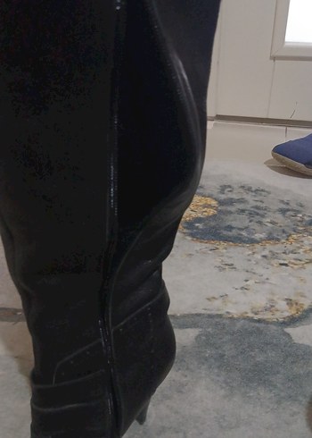 Tokalı Siyah Süet Dizüstü Topuklu Bot - Görsel 3