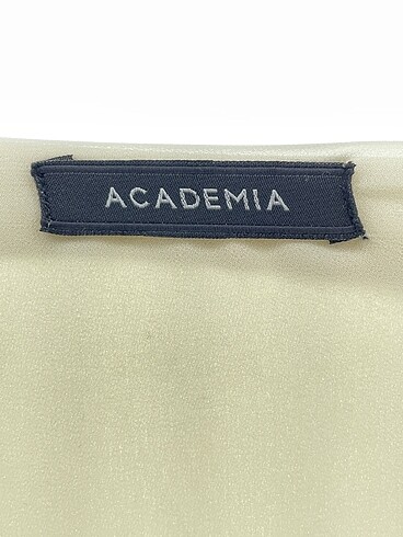 36 Beden beyaz Renk Academia Bluz %70 İndirimli.