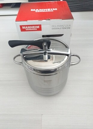 maniheim 9 litre düdüklü tencere 4 ve 7 litrede vardır