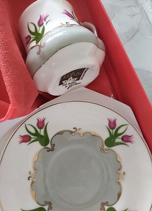 Lotus kahve fincanı çiçekli