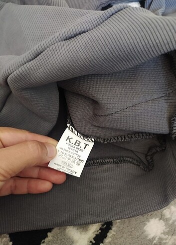 8 Yaş Beden Kapşonlu sweatshirt 