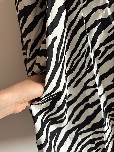 s Beden ZARA ZEBRA DESENLİ ASTARLI PAMUK ELBİSE