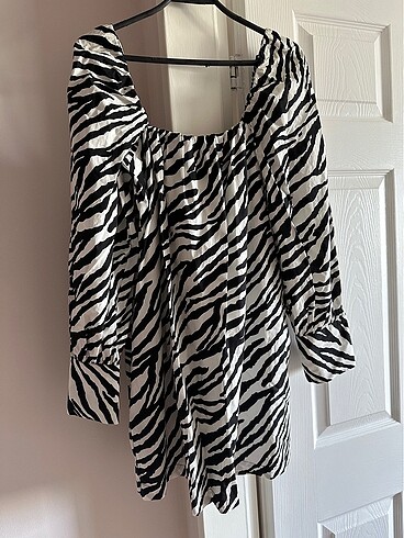 ZARA ZEBRA DESENLİ ASTARLI PAMUK ELBİSE