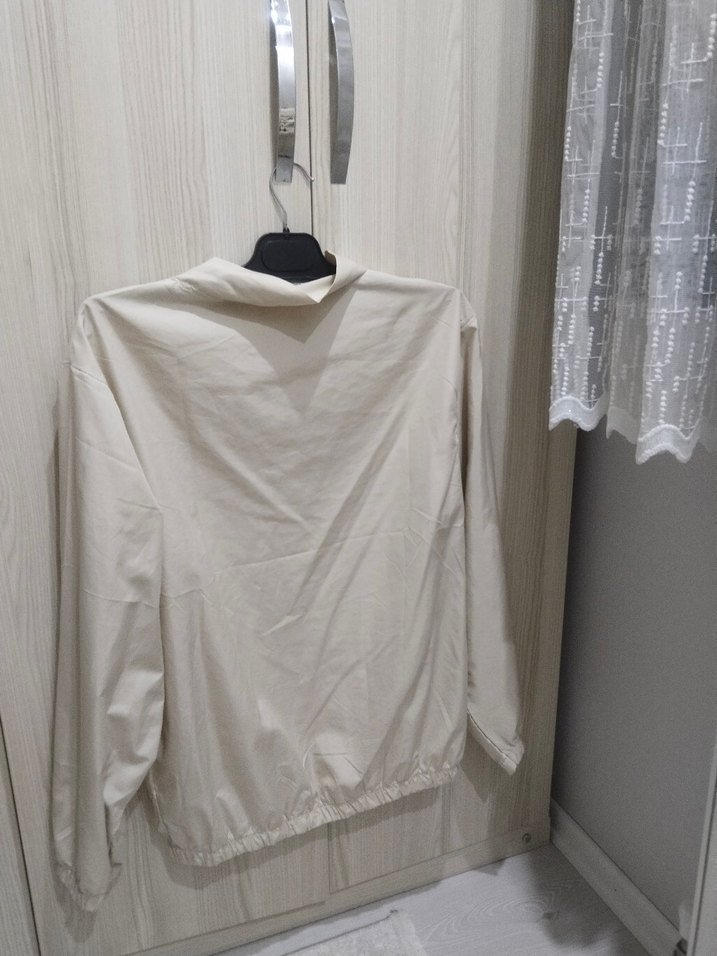 Krem renk Yağmurluk - Görsel 3