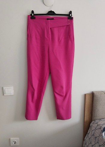 Pembe Kemerli Kadın Kumaş Pantolon