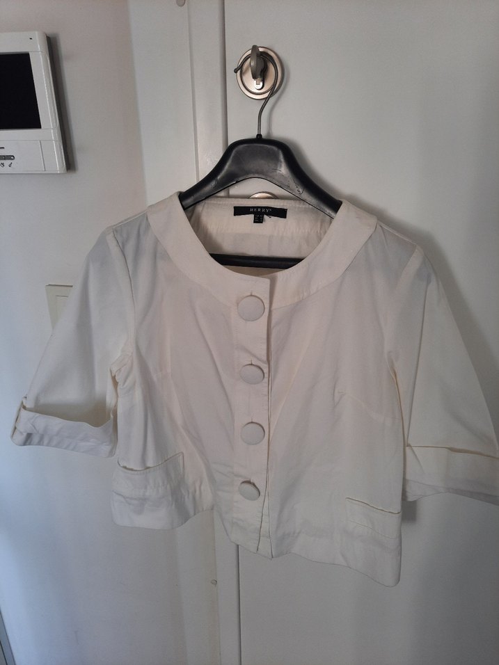 Düğmeli Beyaz Mini Kadın Ceket - Görsel 2