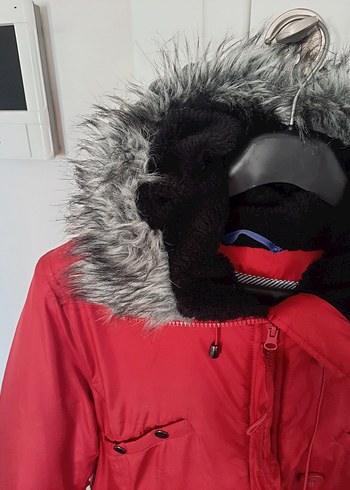 Kürk Detaylı Kırmızı Kadın Kışlık Mont - Görsel 2