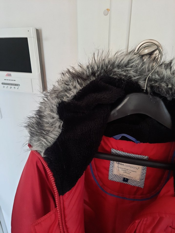 Kürk Detaylı Kırmızı Kadın Kışlık Mont - Görsel 5