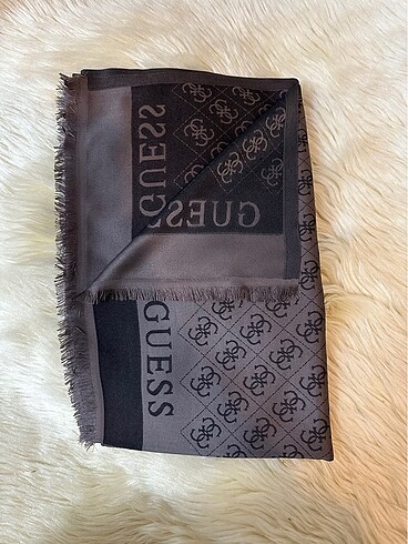 Beden GUESS ŞAL