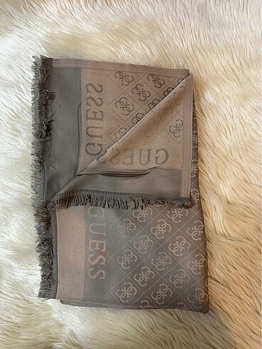 Beden GUESS ŞAL