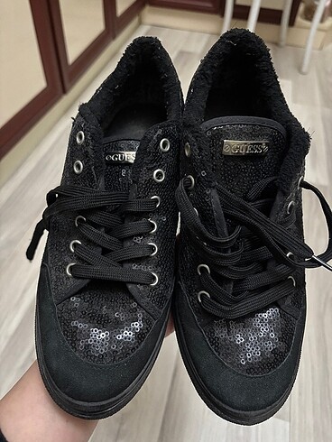 38 Beden siyah Renk #orjinal #guess #pullu #kadın #sneaker #spor #ayakkabı