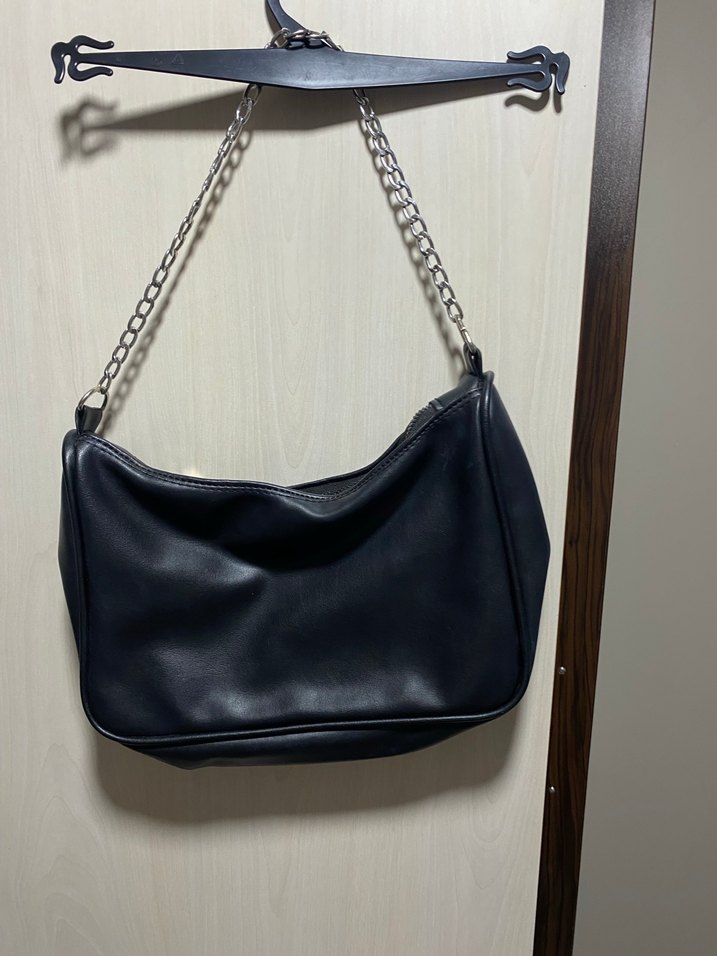 Zincir Detaylı Siyah Deri Kadın Çanta - Görsel 3