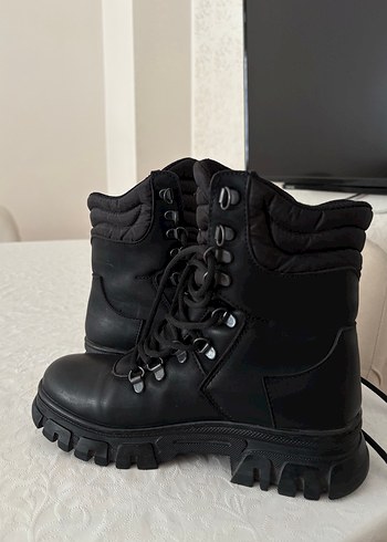 Diğer Siyah Bağcıklı Gotik Stiletto Topuklu Bot