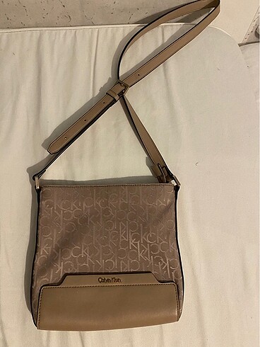 Calvin Klein Çapraz Çanta