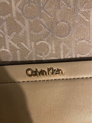  Beden Calvin Klein Çapraz Çanta