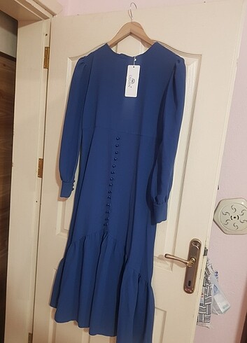 Etek kısmı fırfırlı kalem elbise  - Görsel 2