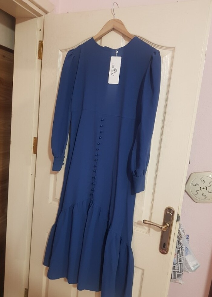 Etek kısmı fırfırlı kalem elbise  - Görsel 2