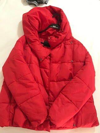 only kırmızı mont