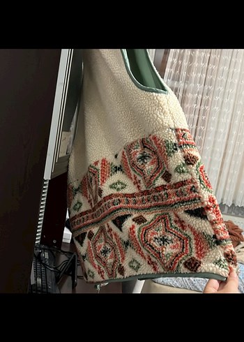 Pull and Bear Kadın Bohem Desenli Sıcak Yelek