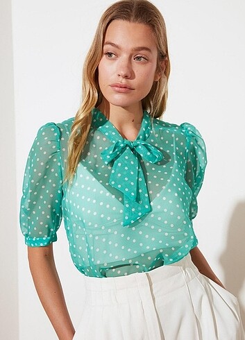 Mint yaka detaylı bluz