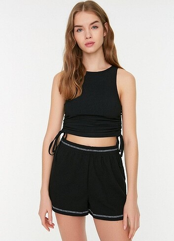 Siyah bürümcük kumaş crop örme bluz