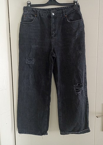 Siyah Kadın Salaş Kesim Denim Yırtık Pantolon