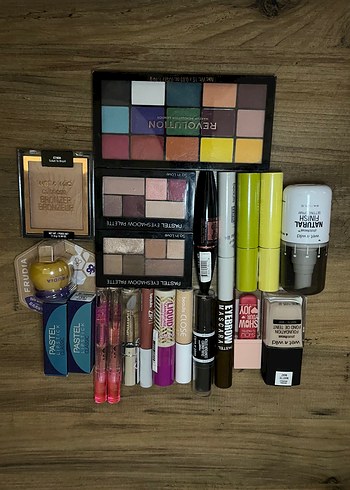 Çok Renkli Makyaj Seti ve Bronzlaştırıcı - Görsel 3