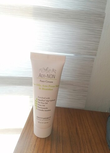 Dermabien acnon face cream