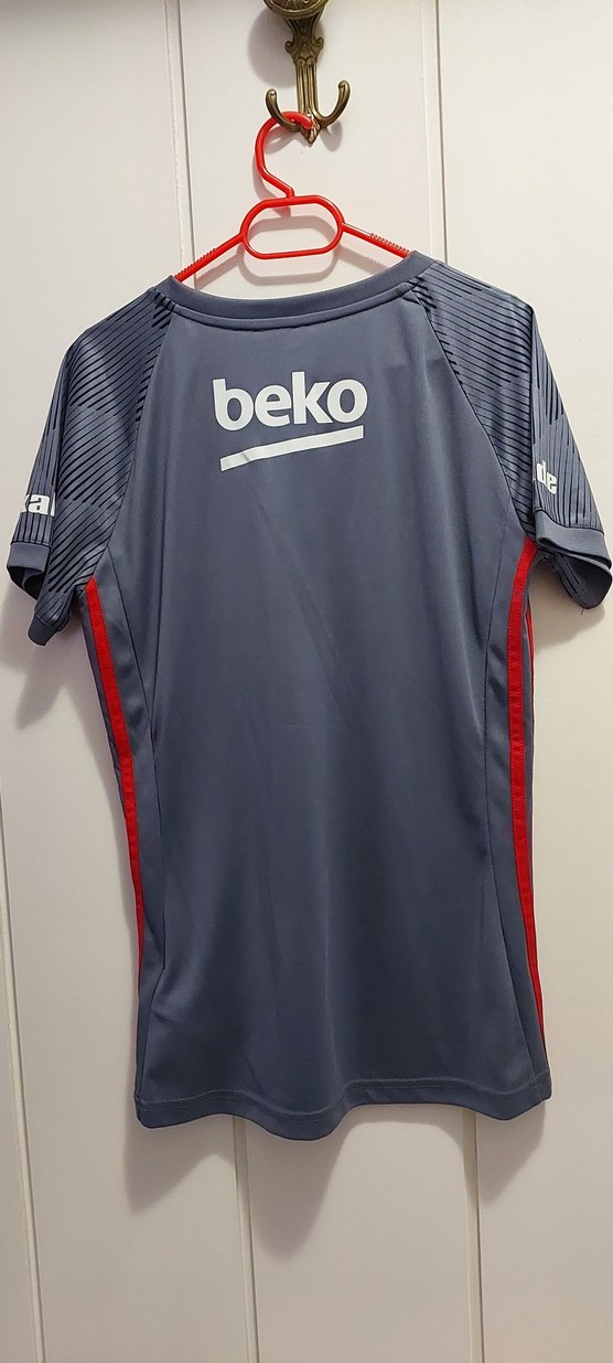 Erkek ve Kadin Gri V Yaka Kısa Kollu Spor Forma - Görsel 2