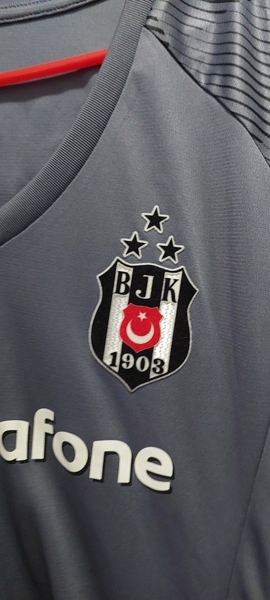 Erkek ve Kadin Gri V Yaka Kısa Kollu Spor Forma - Görsel 4