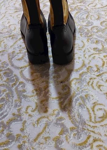 Sarı Parlak Tokalı Kauçuk Topuklu Kadın Bot - Görsel 5