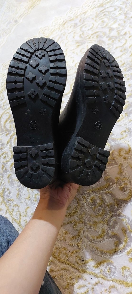 Sarı Parlak Tokalı Kauçuk Topuklu Kadın Bot - Görsel 4