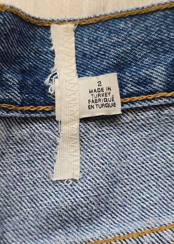 Nakışlı Kot Şort - Görsel 4