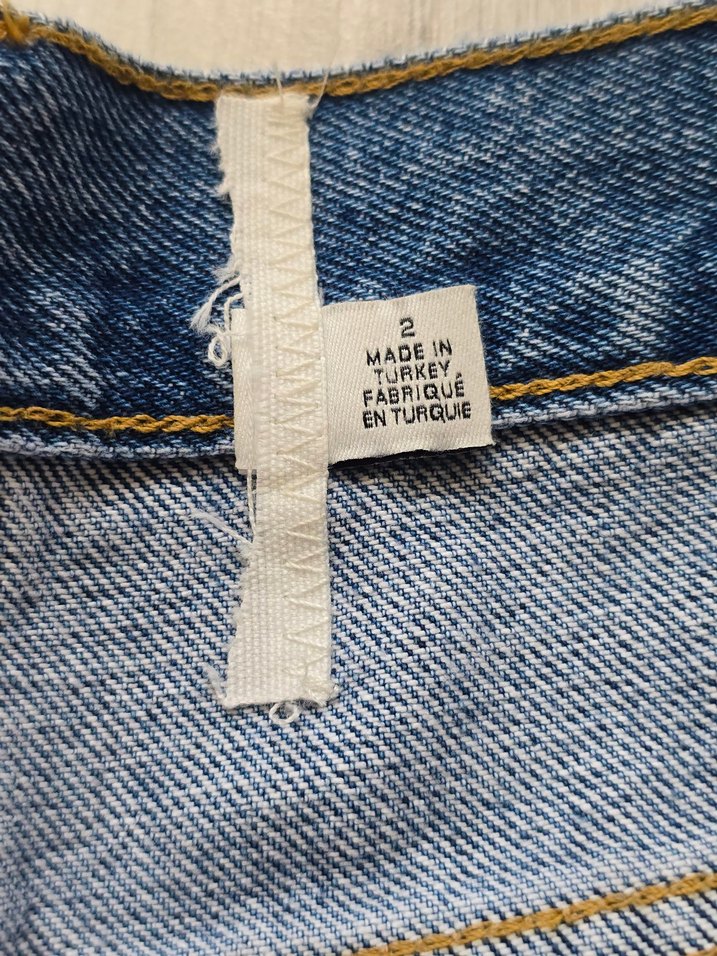 Nakışlı Kot Şort - Görsel 4