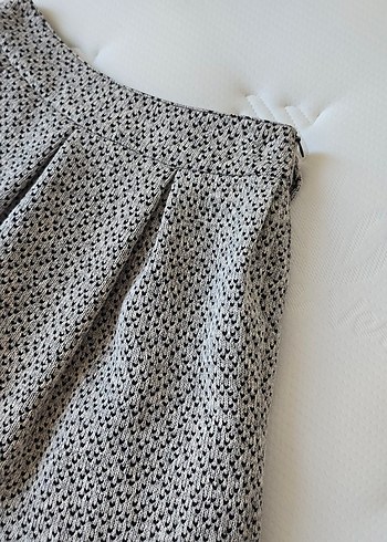 36 Beden Gri Pilili Mini Etek