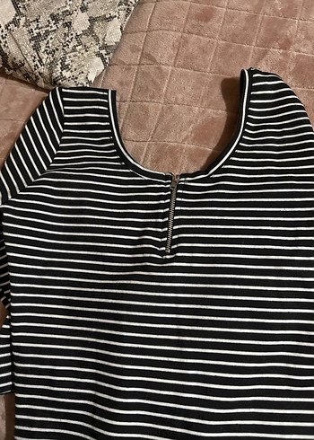 Siyah Beyaz Çizgili Crop Top - Görsel 3