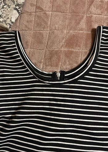 Siyah Beyaz Çizgili Crop Top - Görsel 2