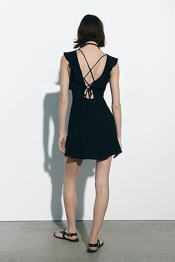 xs Beden Zara fırfırlı mini elbise