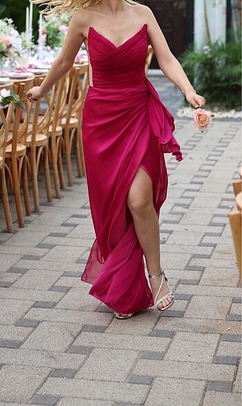 s Beden Oleg cassini abiye