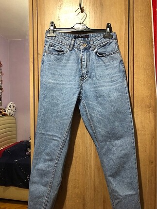 Mom Jean