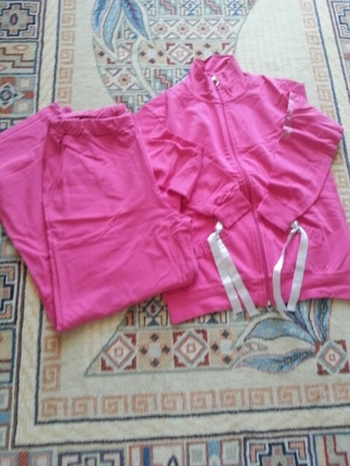 Hem pijama takımı hem de eşofman takımı... 